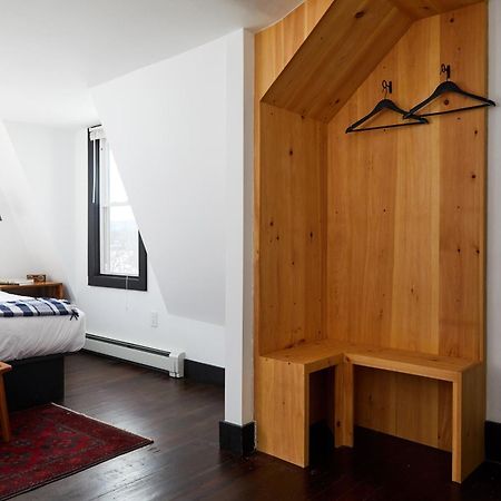 Eastwind Hotel Уиндъм Екстериор снимка