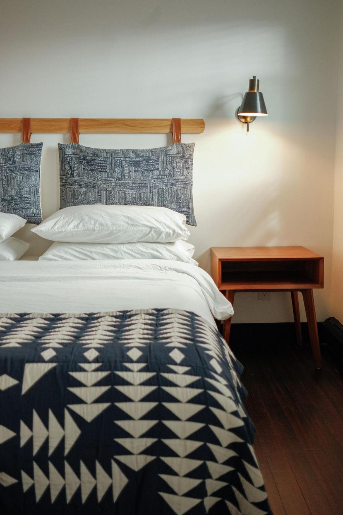 Eastwind Hotel Уиндъм Екстериор снимка