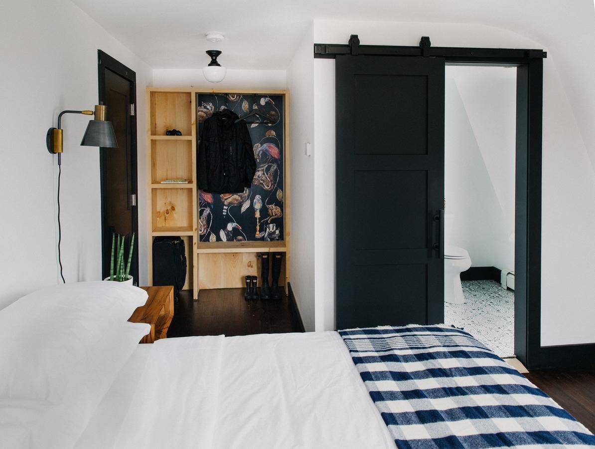 Eastwind Hotel Уиндъм Екстериор снимка